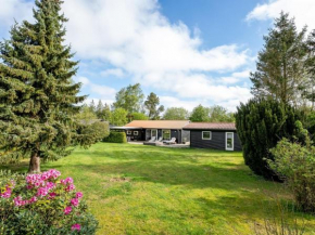 Holiday Home Jula - 290m from the sea by Interhome, Bogø By